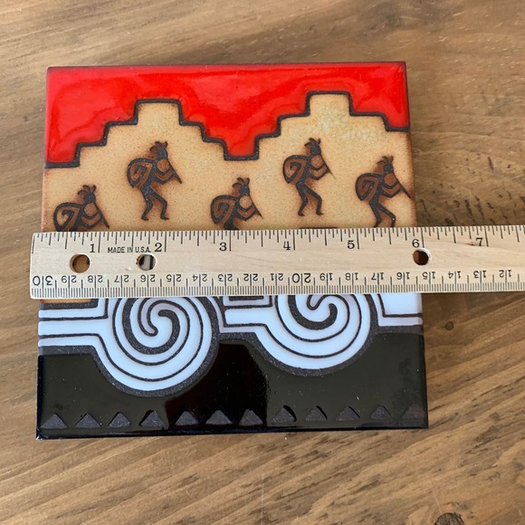 Kokopelli/Maze Embossed Mastercraft Handcrafted Ceramic Art Tile Trivet - Picture 3 of 6